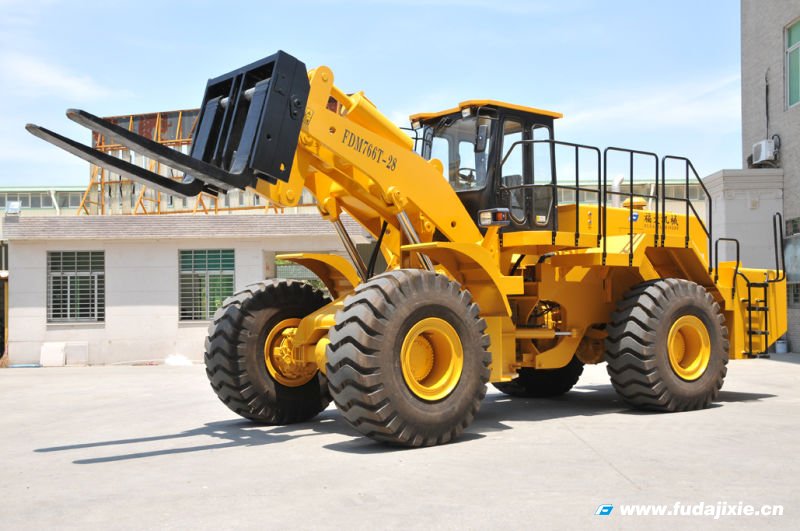 星空官方网站28吨轮式叉装车通过福建省新产品新技术